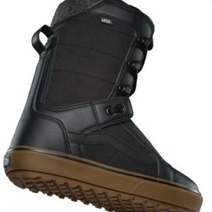 New Men’s size 8.5 vans snowboard boots